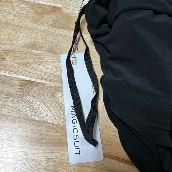 Magicsuit NWT Bianca One Piece Romper Halter Swimsuit Black Size 12 Wireless Bra - Picture 7 of 10